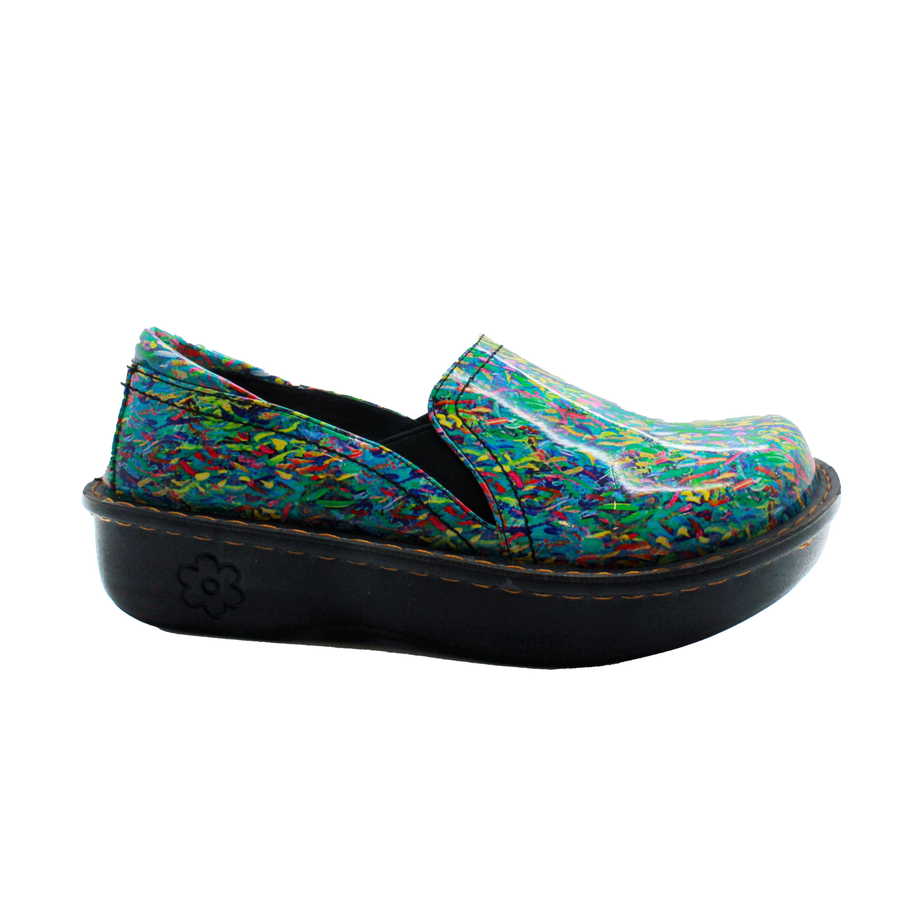 Sanosan Maria Comfort Slip-On Clogs in Buntem Fischdruck - CLOSEOUT
