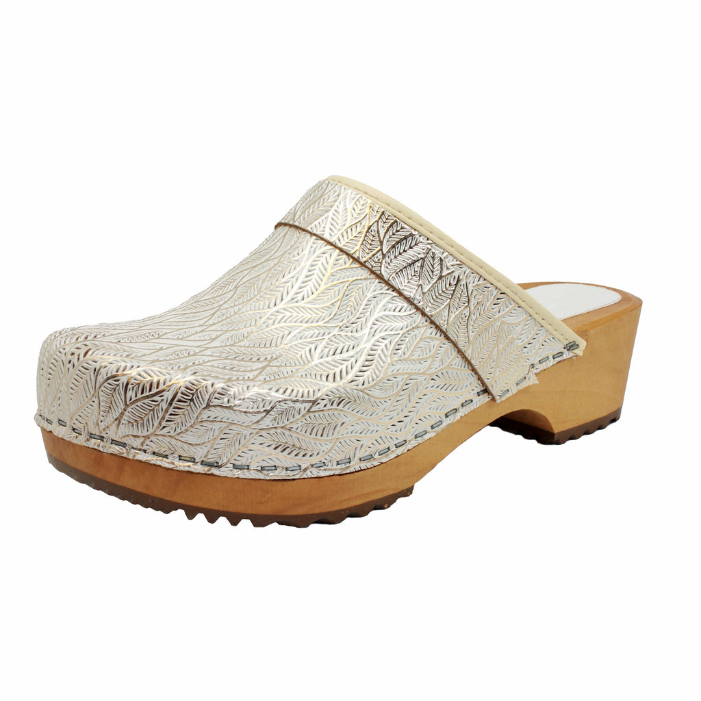 BJORK Maja Wood Open Back Tooled Natürliche Leder Clogs