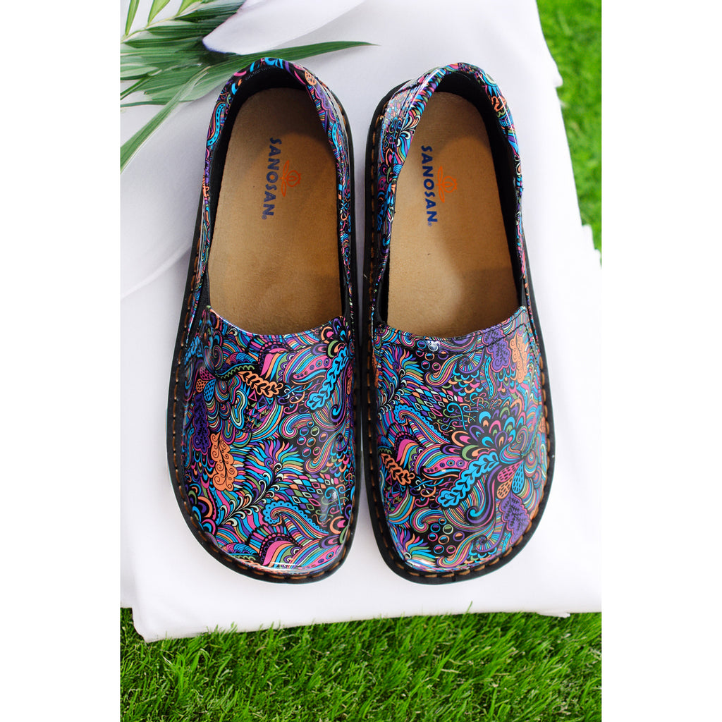 Sanosan Maria Comfort Slip-On Clogs im Mardi Gras-Druck - CLOSEOUT