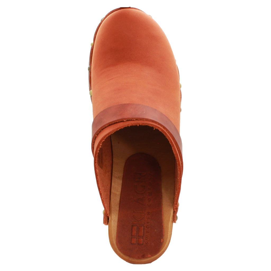 BJORK Maria Holz Clogs in Vintage Oiled Leather