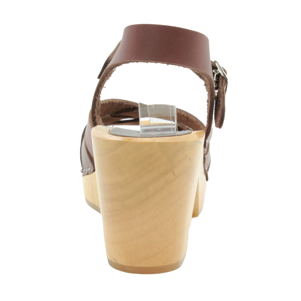 BJORK ULLA Schwedische Holzklauensandalen in braunem Leder