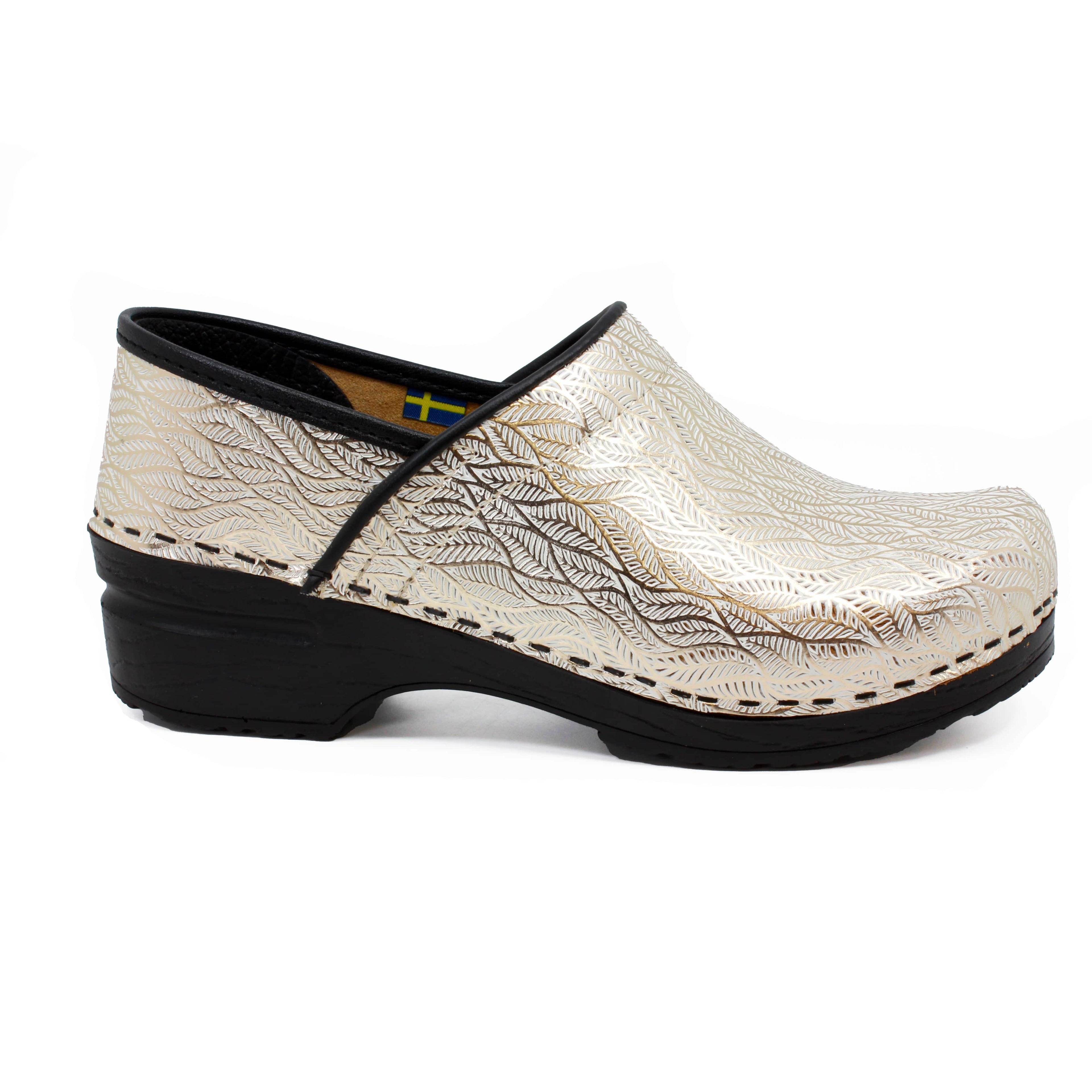 BJORK PROFESSIONAL Mysa Natural Tooled Leder Clogs