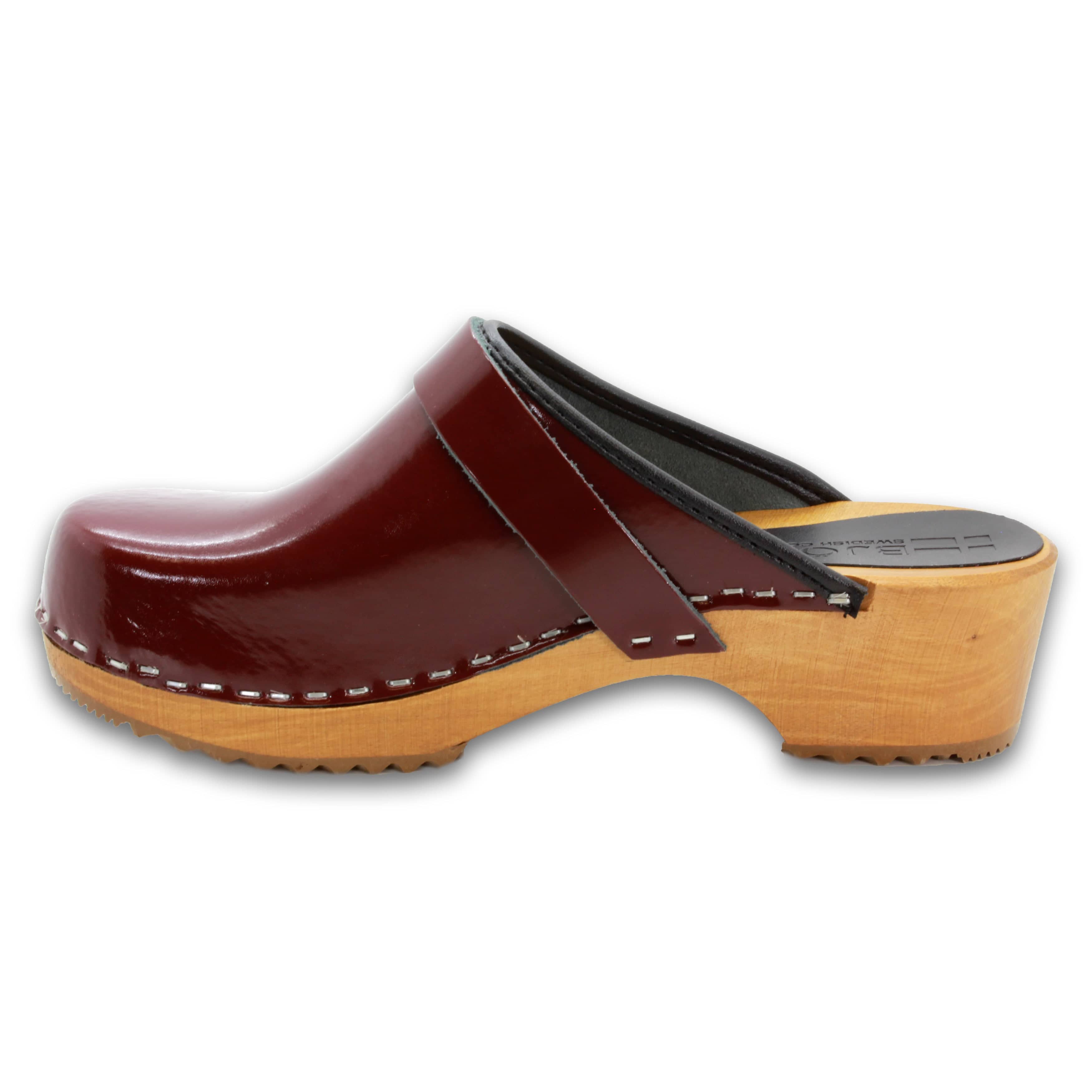 BJORK LEIA Holz Classic Open Back Maroon Patent Leder Clogs - CLOSEOUT
