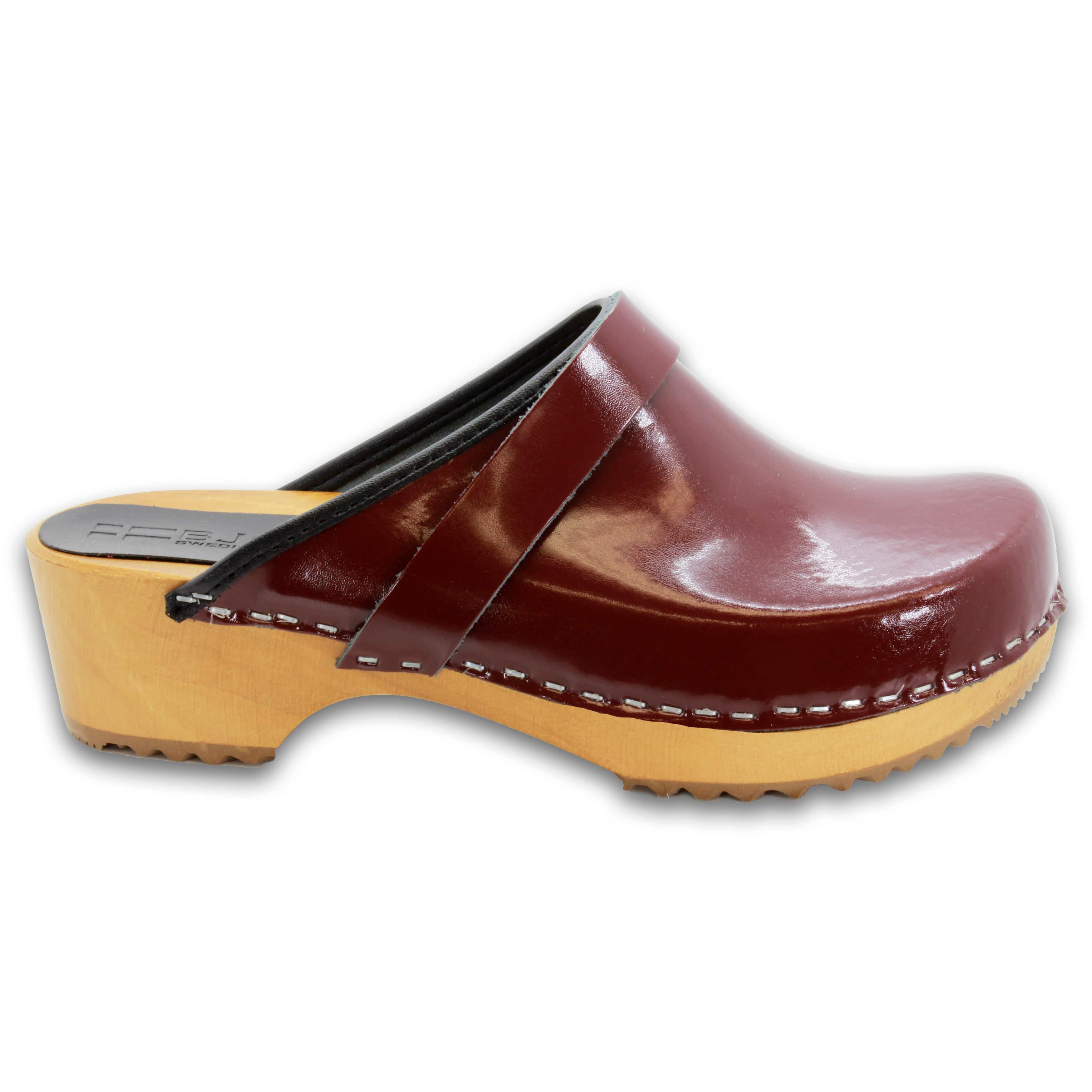 BJORK LEIA Holz Classic Open Back Maroon Patent Leder Clogs - CLOSEOUT